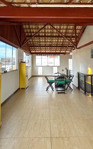 Casa à venda com 278m², 5 quartos e 1 vaga
