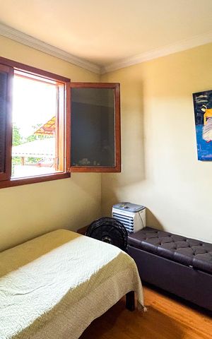 Casa à venda com 278m², 5 quartos e 1 vaga