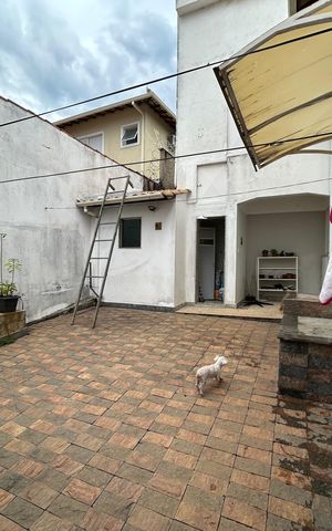 Casa à venda com 278m², 5 quartos e 1 vaga