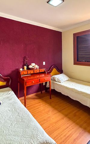 Casa à venda com 278m², 5 quartos e 1 vaga