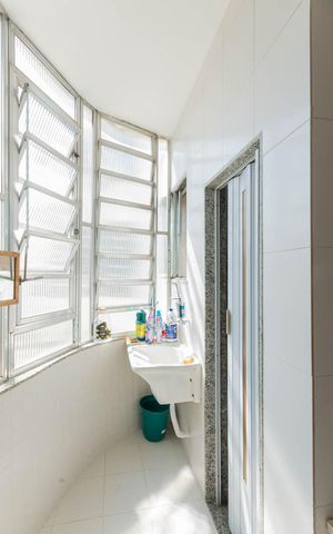 Apartamento à venda com 75m², 2 quartos e 1 vagaÁrea de Serviço