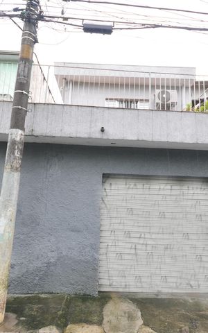 Casa à venda com 132m², 2 quartos e 1 vagaFachada