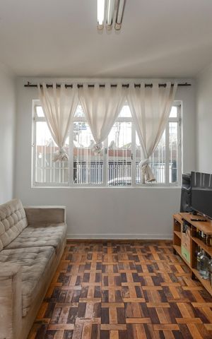 Casa à venda com 113m², 2 quartos e 2 vagas Casa à venda com 113m², 2 quartos e 2 vagasSala