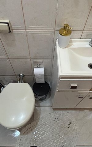 Casa à venda com 68m², 2 quartos e 2 vagas Casa à venda com 68m², 2 quartos e 2 vagasBanheiro