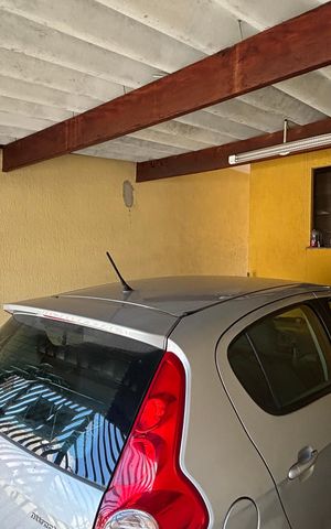 Casa à venda com 68m², 2 quartos e 2 vagas Casa à venda com 68m², 2 quartos e 2 vagasGaragem