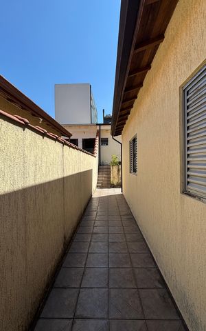 Casa à venda com 68m², 2 quartos e 2 vagas Casa à venda com 68m², 2 quartos e 2 vagasCorredor