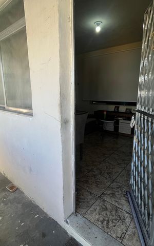 Casa à venda com 48m², 2 quartos e sem vaga