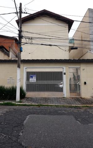 Casa de condomínio à venda com 107m², 3 quartos e 1 vaga Casa de condomínio à venda com 107m², 3 quartos e 1 vagaFachada