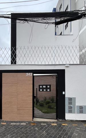 Casa de condomínio à venda com 160m², 3 quartos e 2 vagas Casa de condomínio à venda com 160m², 3 quartos e 2 vagasFachada