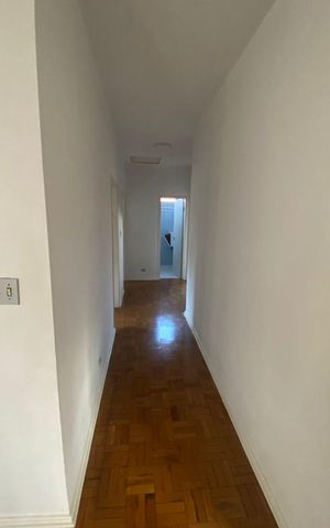 Casa para alugar com 560m², 4 quartos e 4 vagas Casa para alugar com 560m², 4 quartos e 4 vagasCorredor