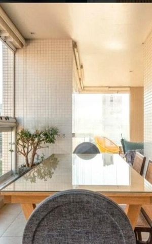 Apartamento à venda com 234m², 4 quartos e 5 vagas