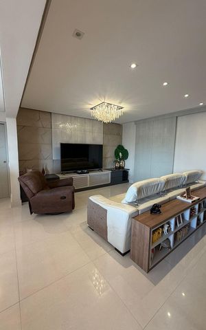 Apartamento à venda com 131m², 3 quartos e 3 vagas Apartamento à venda com 131m², 3 quartos e 3 vagasSala