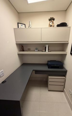 Apartamento à venda com 131m², 3 quartos e 3 vagas Apartamento à venda com 131m², 3 quartos e 3 vagasEscritório