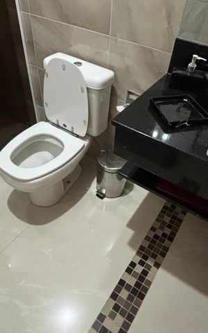 Casa à venda com 165m², 2 quartos e 2 vagasBanheiro da Suíte
