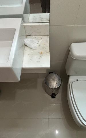 Casa à venda com 165m², 2 quartos e 2 vagasBanheiro