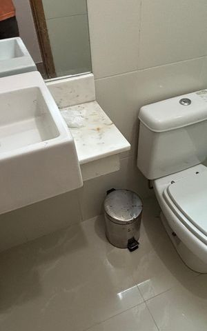 Casa à venda com 165m², 2 quartos e 2 vagasBanheiro