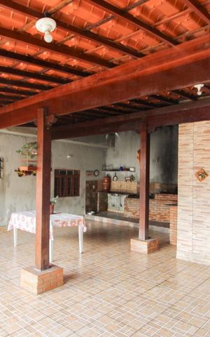 Casa à venda com 420m², 3 quartos e 3 vagas Casa à venda com 420m², 3 quartos e 3 vagasEspaço Gourmet
