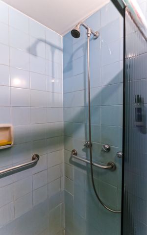Apartamento à venda com 82m², 2 quartos e 1 vaga Apartamento à venda com 82m², 2 quartos e 1 vagaBanheiro