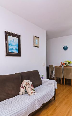Apartamento à venda com 82m², 2 quartos e 1 vaga Apartamento à venda com 82m², 2 quartos e 1 vagaSala