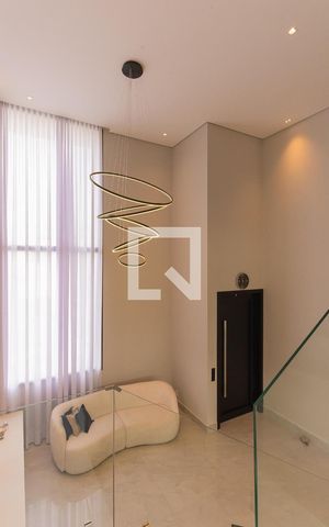 Casa à venda com 330m², 3 quartos e 4 vagas Casa à venda com 330m², 3 quartos e 4 vagasSala