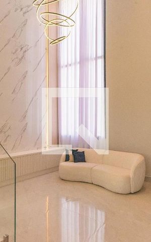 Casa à venda com 330m², 3 quartos e 4 vagas Casa à venda com 330m², 3 quartos e 4 vagasSala