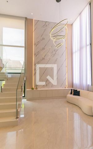 Casa à venda com 330m², 3 quartos e 4 vagas Casa à venda com 330m², 3 quartos e 4 vagasSala