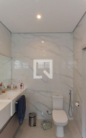 Casa à venda com 330m², 3 quartos e 4 vagas Casa à venda com 330m², 3 quartos e 4 vagasBanheiro