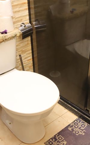 Casa de condomínio para alugar com 300m², 2 quartos e 2 vagasBanheiro da Suíte