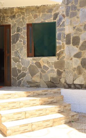 Casa de condomínio para alugar com 300m², 2 quartos e 2 vagasFachada