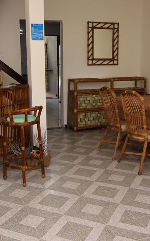 Casa de condomínio para alugar com 300m², 2 quartos e 2 vagasSala