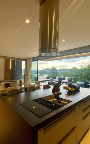 Casa à venda com 320m², 4 quartos e 4 vagas Casa à venda com 320m², 4 quartos e 4 vagasCozinha