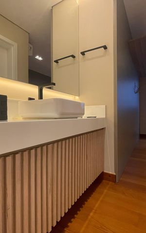 Casa à venda com 320m², 4 quartos e 4 vagas Casa à venda com 320m², 4 quartos e 4 vagasQuarto