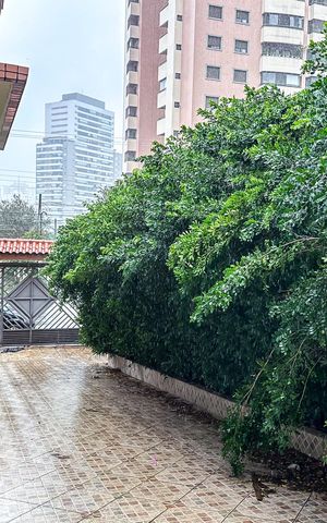 Casa à venda com 565m², 3 quartos e 6 vagas Casa à venda com 565m², 3 quartos e 6 vagasGaragem