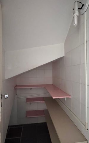 Casa de condomínio à venda com 460m², 5 quartos e 2 vagas Casa de condomínio à venda com 460m², 5 quartos e 2 vagasCozinha - Despensa