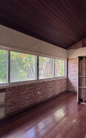 Casa de condomínio à venda com 460m², 5 quartos e 2 vagas Casa de condomínio à venda com 460m², 5 quartos e 2 vagasSala de TV