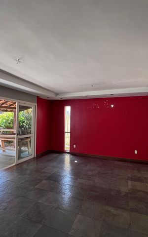 Casa de condomínio à venda com 460m², 5 quartos e 2 vagas Casa de condomínio à venda com 460m², 5 quartos e 2 vagasSala