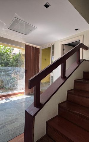 Casa de condomínio à venda com 460m², 5 quartos e 2 vagas Casa de condomínio à venda com 460m², 5 quartos e 2 vagasSala