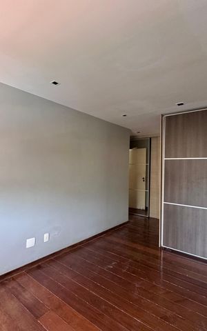 Casa de condomínio à venda com 460m², 5 quartos e 2 vagas Casa de condomínio à venda com 460m², 5 quartos e 2 vagasSuite 2