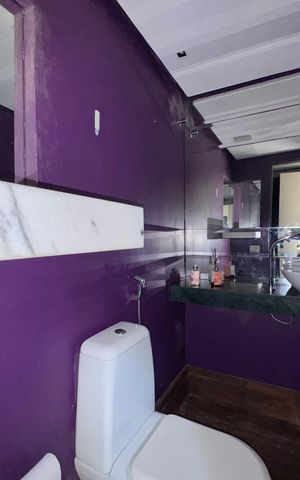 Casa de condomínio à venda com 460m², 5 quartos e 2 vagas Casa de condomínio à venda com 460m², 5 quartos e 2 vagasSuite 3 - Lavabo