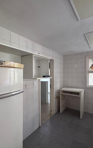 Casa de condomínio à venda com 460m², 5 quartos e 2 vagas Casa de condomínio à venda com 460m², 5 quartos e 2 vagasCozinha