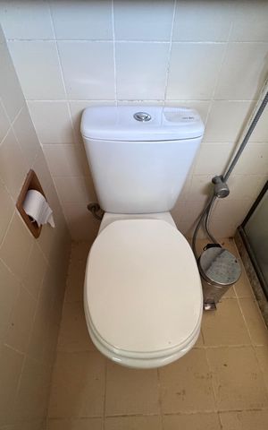 Casa de condomínio à venda com 460m², 5 quartos e 2 vagas Casa de condomínio à venda com 460m², 5 quartos e 2 vagasBanheiro Social