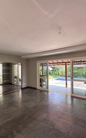 Casa de condomínio à venda com 460m², 5 quartos e 2 vagas Casa de condomínio à venda com 460m², 5 quartos e 2 vagasSala
