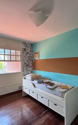 Casa de condomínio à venda com 460m², 5 quartos e 2 vagas Casa de condomínio à venda com 460m², 5 quartos e 2 vagasSuite 1