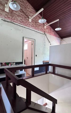 Casa de condomínio à venda com 460m², 5 quartos e 2 vagas Casa de condomínio à venda com 460m², 5 quartos e 2 vagasHall Íntimo