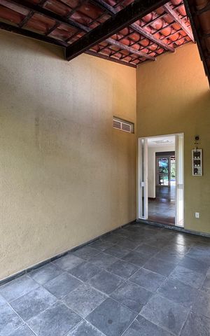 Casa de condomínio à venda com 460m², 5 quartos e 2 vagas Casa de condomínio à venda com 460m², 5 quartos e 2 vagasÁrea externa