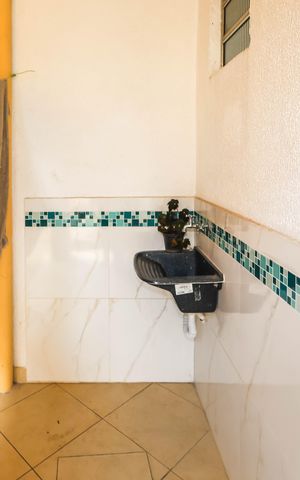 Casa à venda com 120m², 5 quartos e 2 vagas Casa à venda com 120m², 5 quartos e 2 vagasÁrea de Serviço