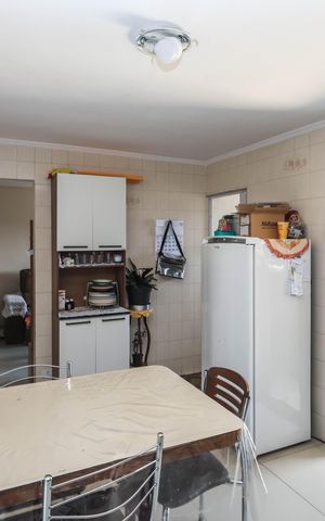 Casa à venda com 120m², 5 quartos e 2 vagas Casa à venda com 120m², 5 quartos e 2 vagasCozinha 2
