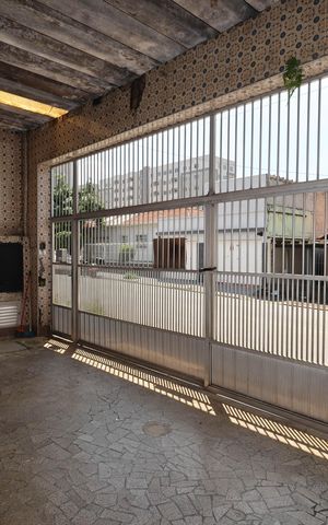 Casa à venda com 120m², 5 quartos e 2 vagas Casa à venda com 120m², 5 quartos e 2 vagasGaragem