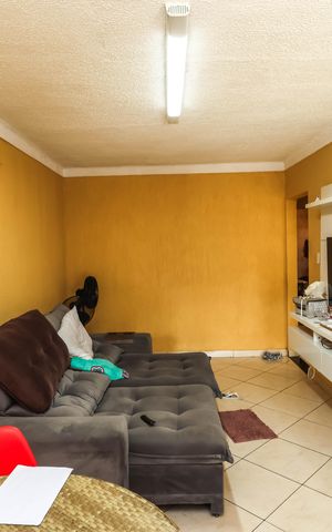 Casa à venda com 120m², 5 quartos e 2 vagas Casa à venda com 120m², 5 quartos e 2 vagasSala 1