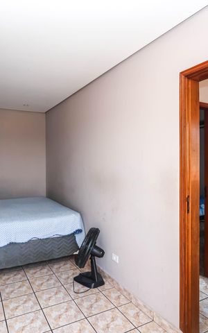Casa à venda com 120m², 5 quartos e 2 vagas Casa à venda com 120m², 5 quartos e 2 vagasSuíte